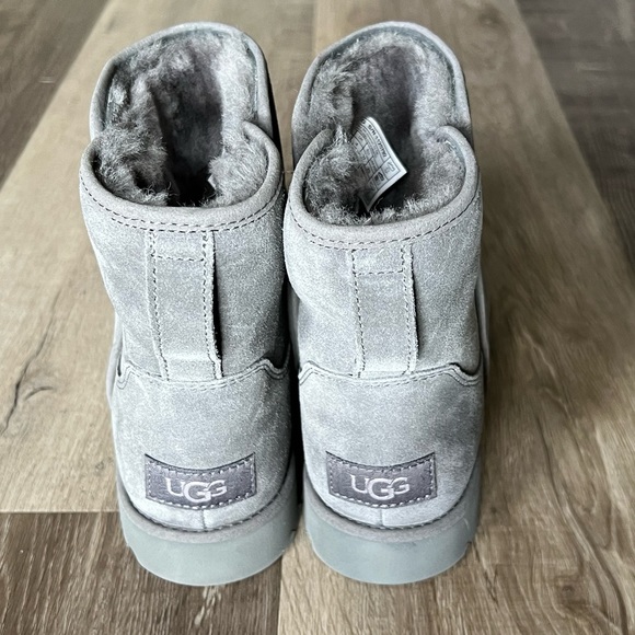 NEW UGG Cory II Short Bootie, grey Size 6 - Picture 5 of 10